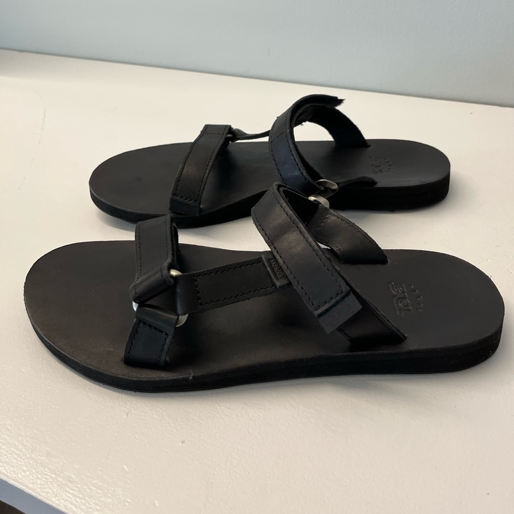 Women’s Black Leather Teva Sandal
